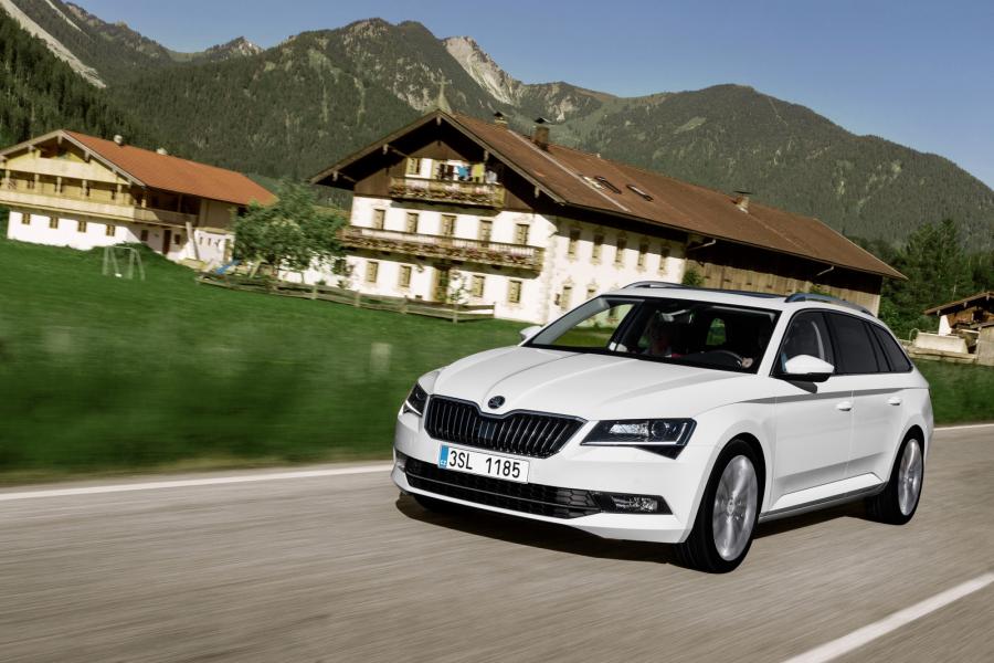  Skoda Superb Combi 2015 года  (фото 4 из 29)